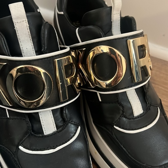 Michael Kors, dad tennis shoe with gold size 8 - Picture 2 of 4